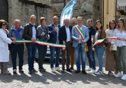 Il taglio del nastro alla Fiera di Maggio
